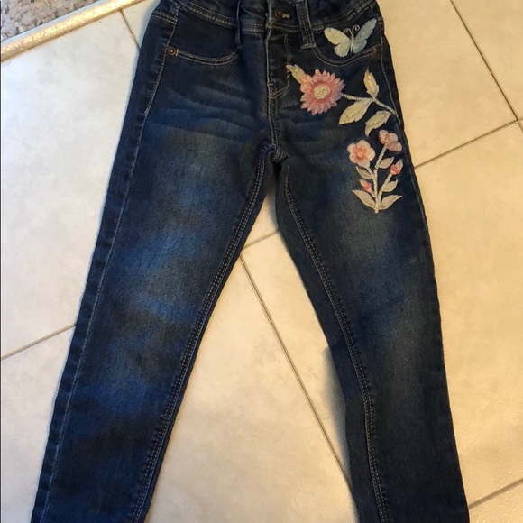 Toddler Girls size 4T jeans - Picture 4 of 4